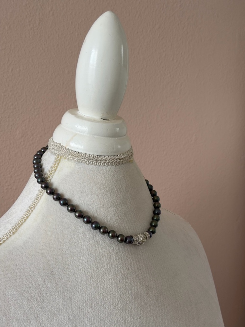 Authentic Christian Dior Iridescent Black Pearl Choker | Magnetic Rhinestone - Picture 2 of 6